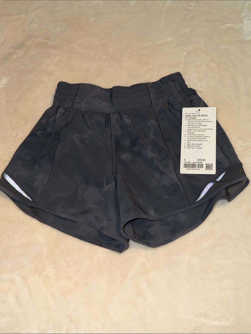 NWT Womens Lululemon Size 2 4” Hotty Hot